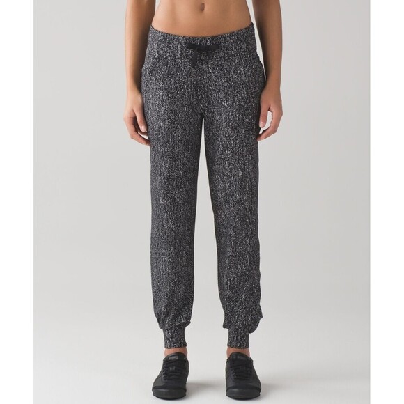 Lululemon Pants - Women's Lululemon Ready To Rulu Pant Running Luon Jacquard Black White Size 4